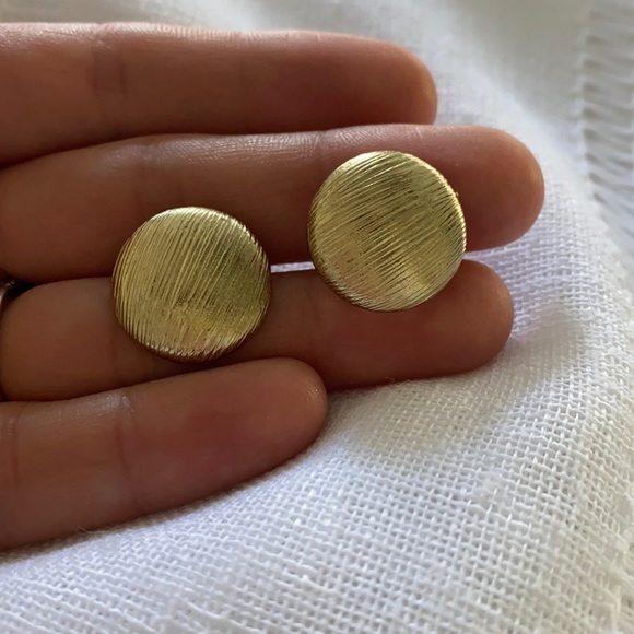 unknown Jewelry - Vintage button earrings.